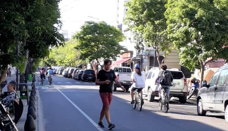 Consejos para que automovilistas, ciclistas, motociclistas y peatones se muevan de manera segura