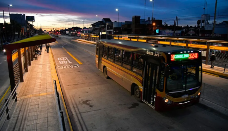 Tras las elecciones, llega el aumento de los colectivos en el AMBA