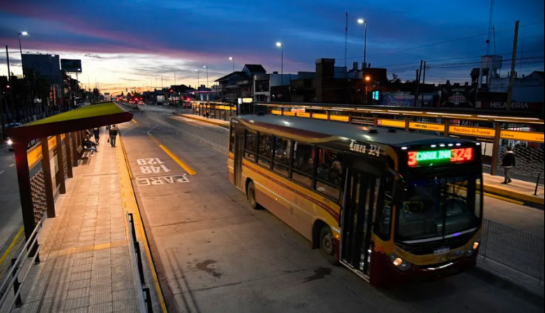 Aumentaron casi 10% los colectivos del AMBA: a cuánto pasó el boleto mínimo