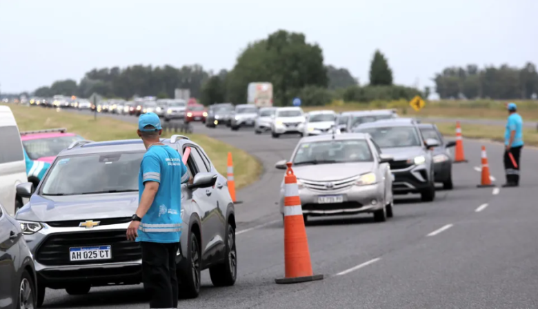 Verano: con drones detectarán conductores que usen celulares o no lleven cinturón