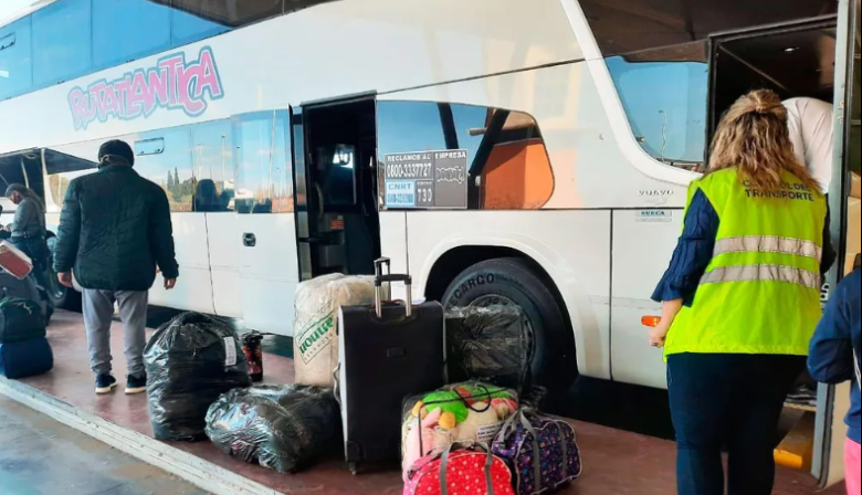 Micros de larga distancia: el equipaje deberá estar registrado a nombre del pasajero