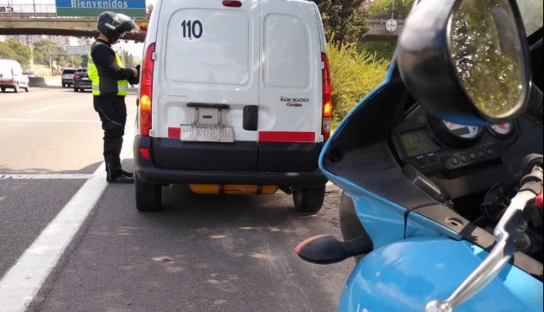 Enero: casi mil conductores sancionados por alcoholemia y 372 por "tapa patente"