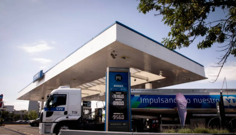 Tras el ajuste de YPF, ahora el Gobierno definió subas parciales para las naftas