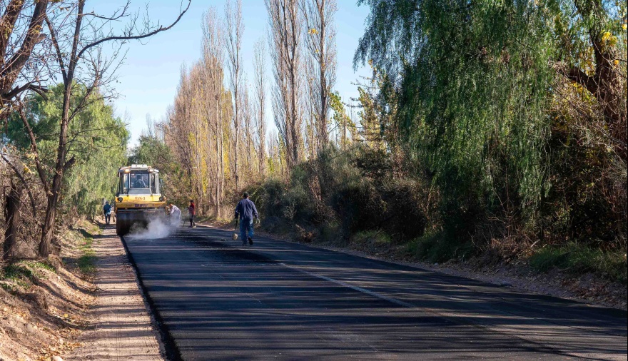 Vialidad Mendoza lleva el asfalto a una vía productiva, turística y de fuerte crecimiento en San Rafael