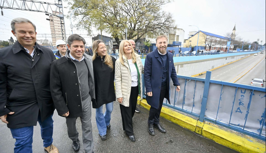 Kicillof recorrió la obra de reconstrucción del paso bajo nivel “Manuel Belgrano”