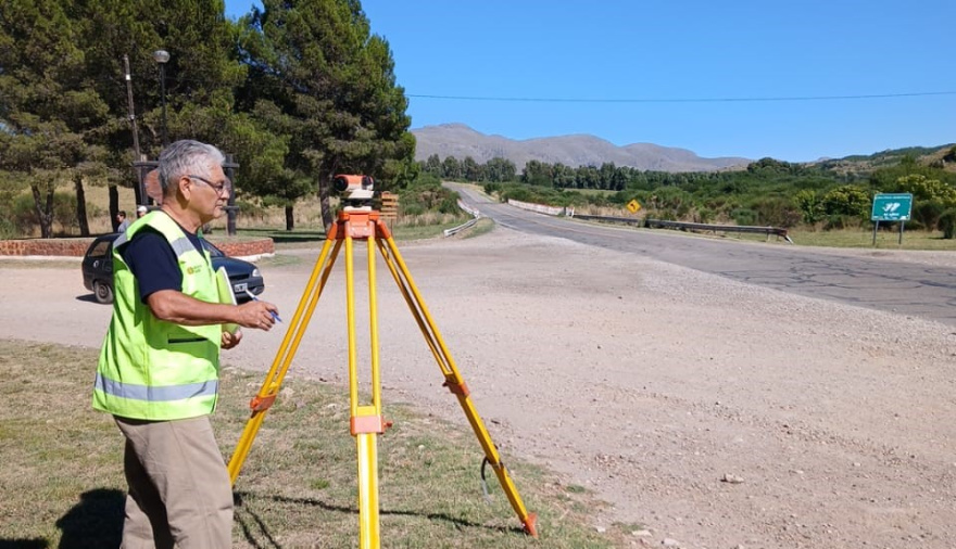Vialidad Provincial da inicio a las obras para la remodelacion del acceso de Villa de la Ventana