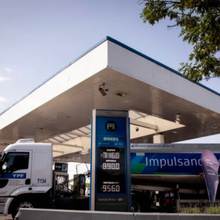 Tras el ajuste de YPF, ahora el Gobierno definió subas parciales para las naftas