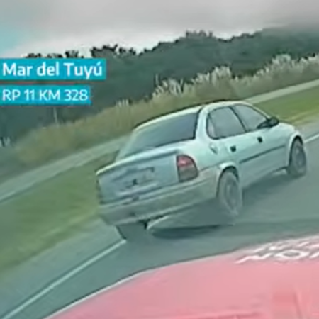 Interceptaron a conductor profesional hablando por celular y sin licencia ni VTV