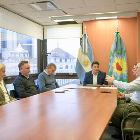Marinucci garantizó nuevos servicios de transporte para fortalecer la conectividad en la Provincia
